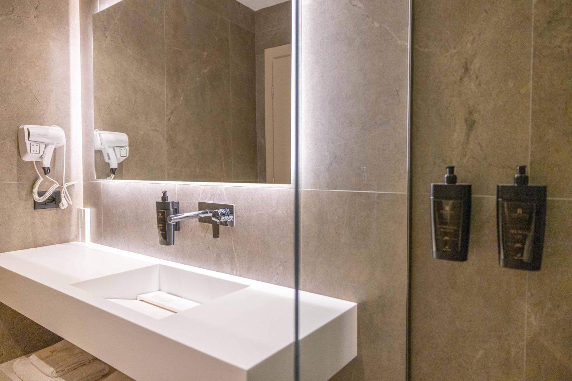 Tris3 Hotel Radhime Luaran gambar