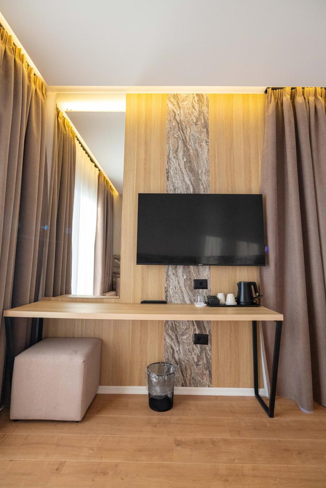 Tris3 Hotel Radhime Luaran gambar